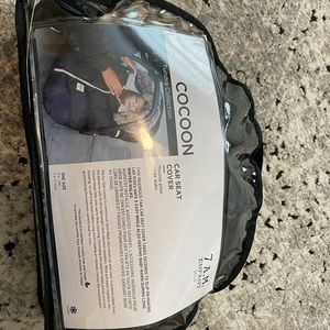 Like NEW, 7 A.M. Enfant cocoon car seat cover